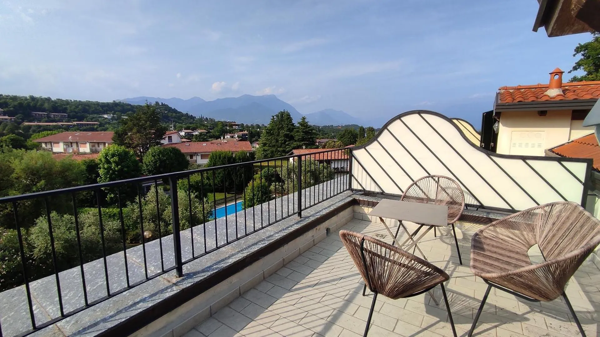 Aparthotel Le Terrazze Del Garda - Immobili E Soluzioni Rent Manerba del Garda 0*,  Italia