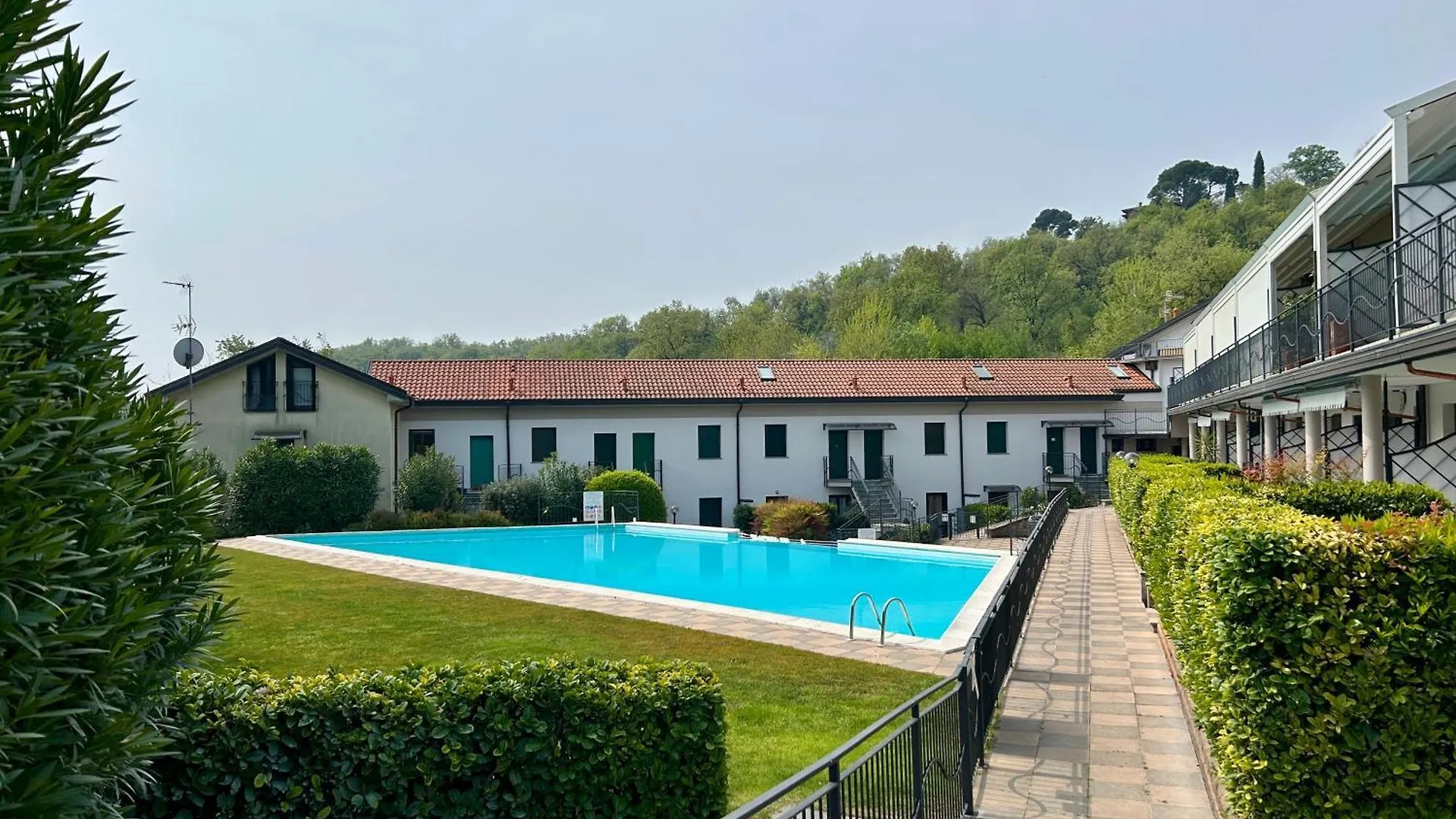 马内尔巴Le Terrazze Del Garda - Immobili E Soluzioni Rent公寓式酒店 拉法