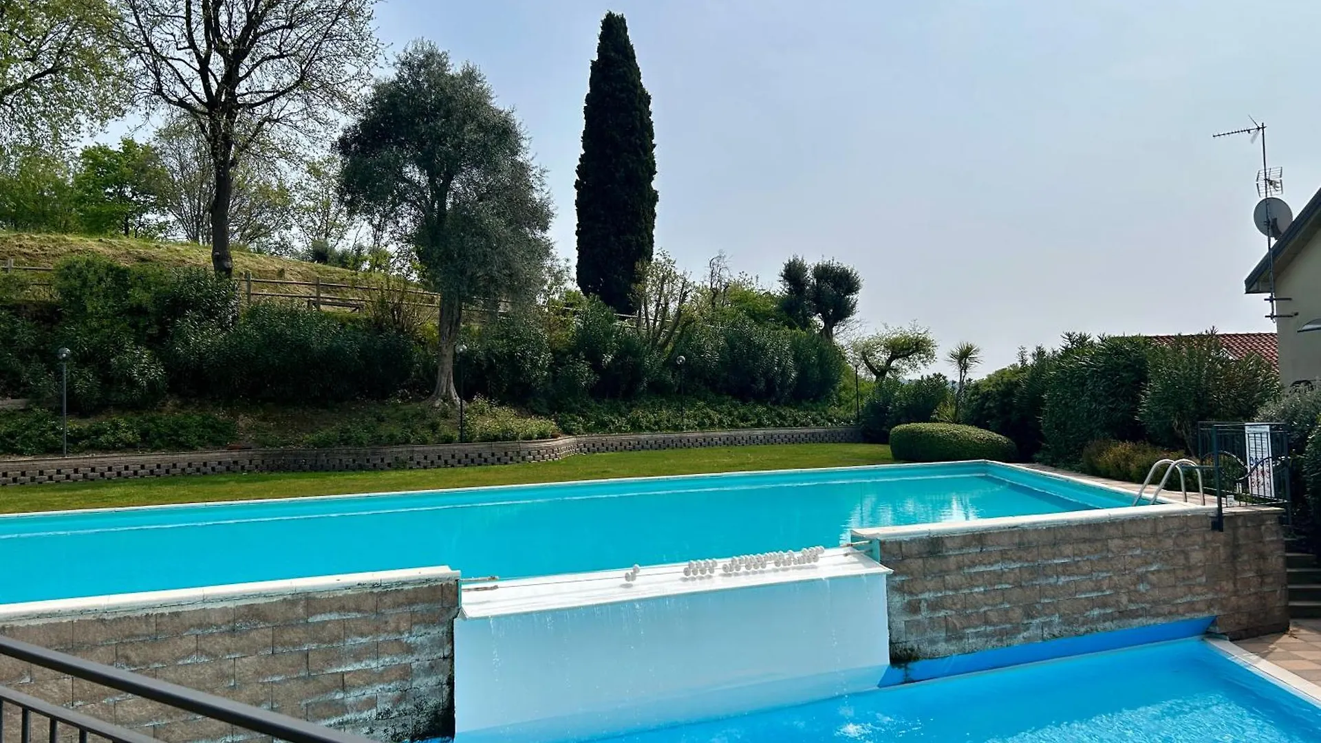 ホテル Le Terrazze del Garda - Immobili e Soluzioni Rent Raffa 0*,