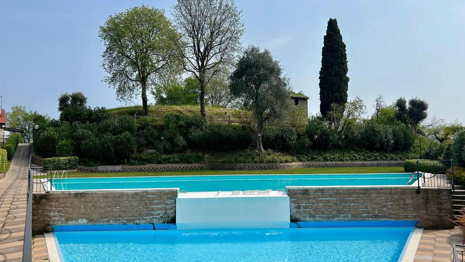 ホテル Le Terrazze del Garda - Immobili e Soluzioni Rent Raffa アパートホテル