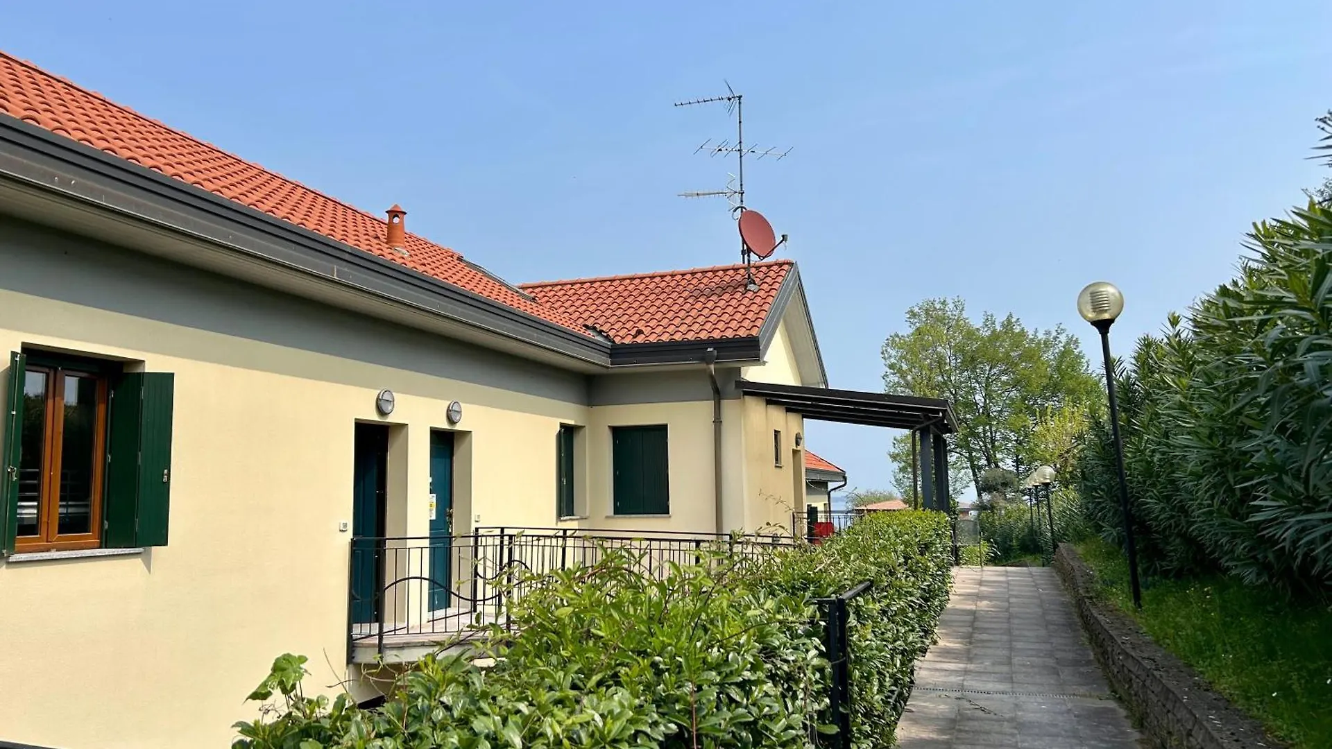ホテル Le Terrazze del Garda - Immobili e Soluzioni Rent Raffa 0*,  イタリア