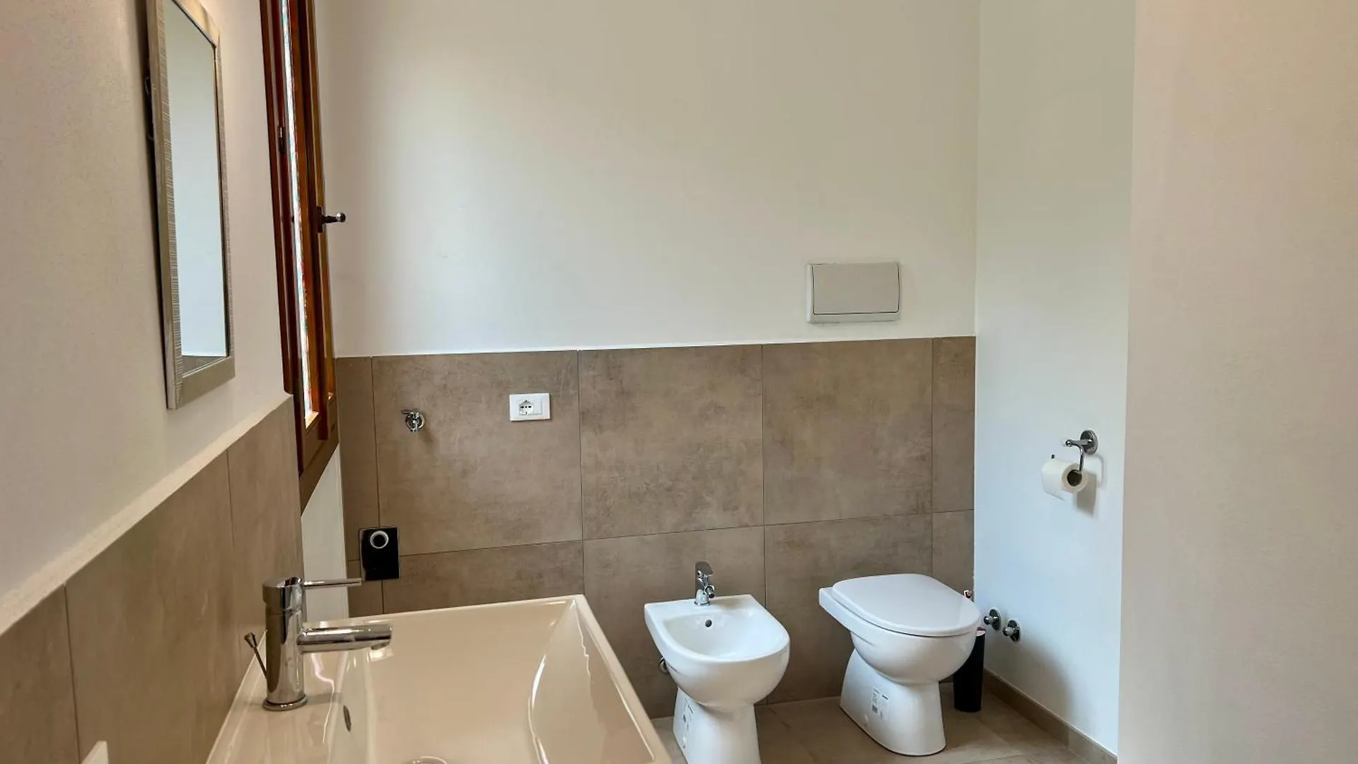 ホテル Le Terrazze del Garda - Immobili e Soluzioni Rent Raffa 0*,