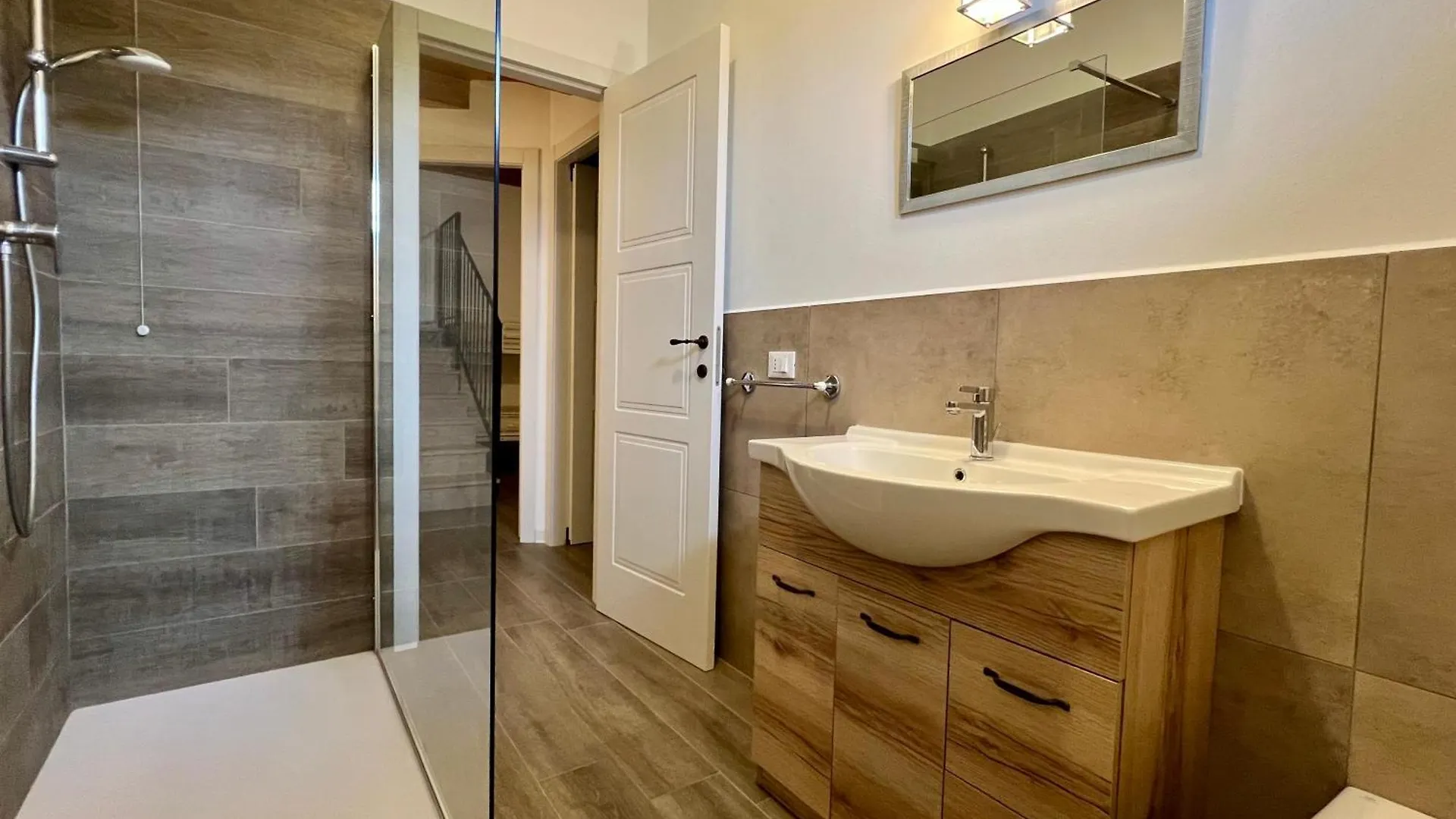 ホテル Le Terrazze del Garda - Immobili e Soluzioni Rent Raffa アパートホテル