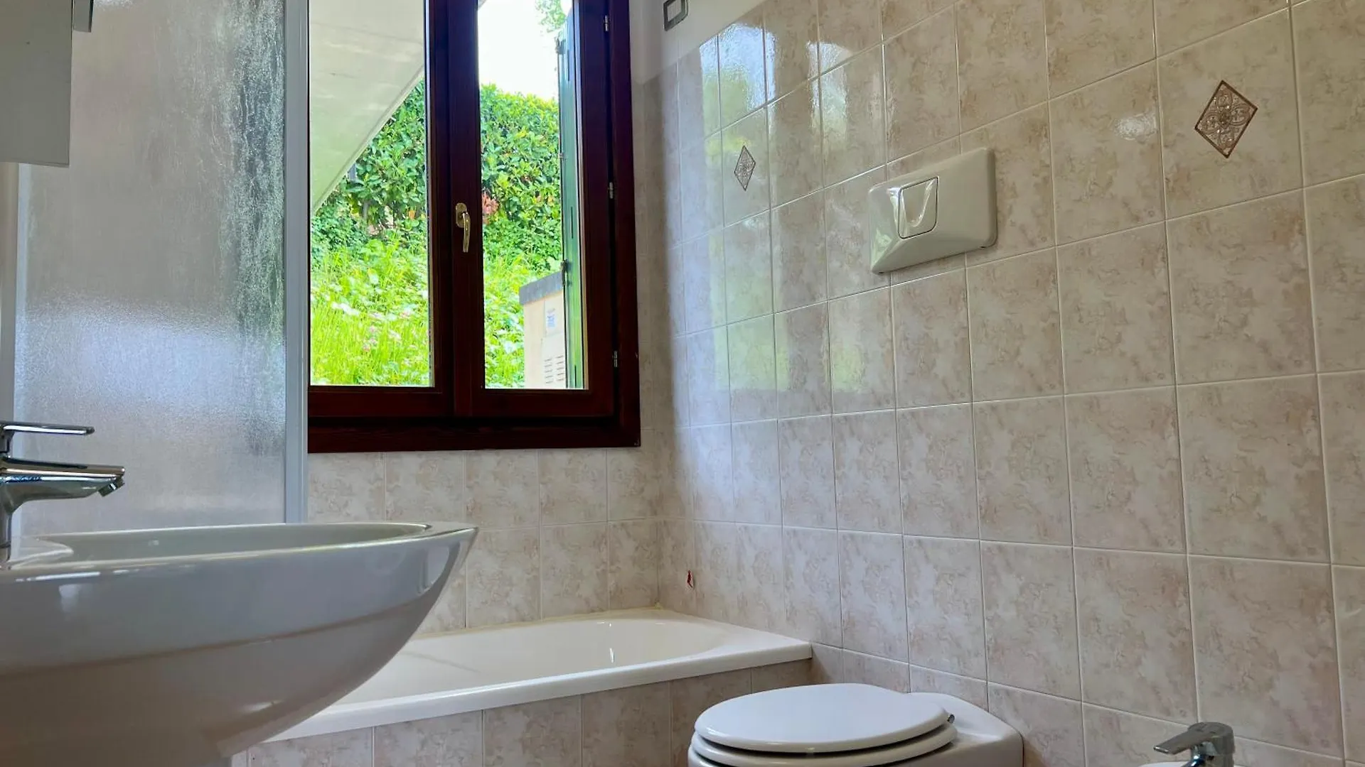 ホテル Le Terrazze del Garda - Immobili e Soluzioni Rent Raffa アパートホテル