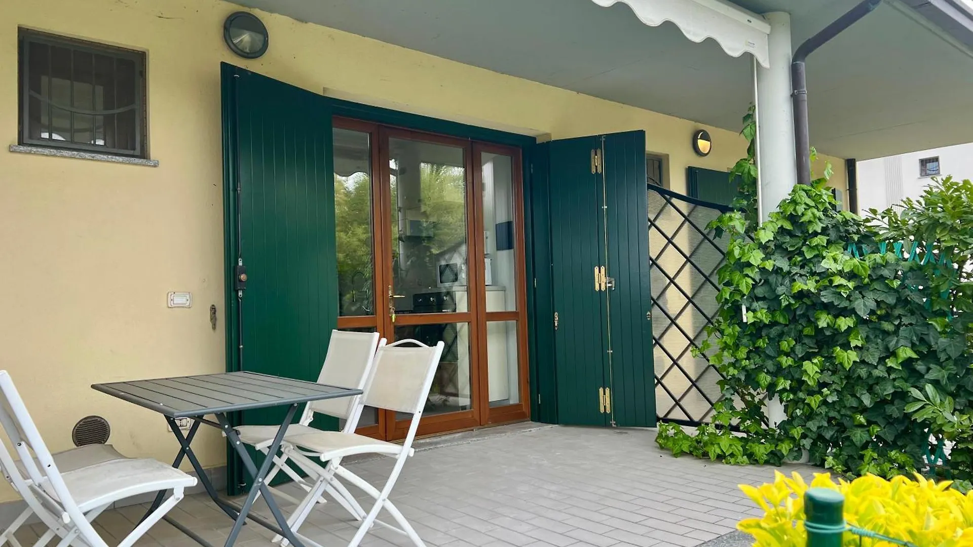 מלון דירות אפרטהוטל מנרבה דל גארדה Le Terrazze Del Garda - Immobili E Soluzioni Rent איטליה